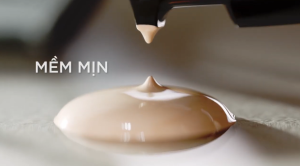 Kem nền bom cover flex skin fit foundation